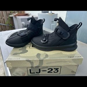 Lebron Soldier 13 TRIPLE BLACK 9.5